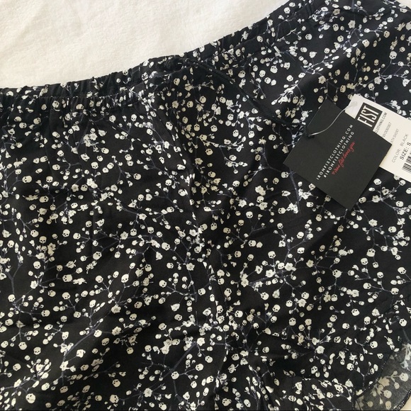 Iron Fist Black Death Breath Skull Shorts SMALL - Picture 4 of 6